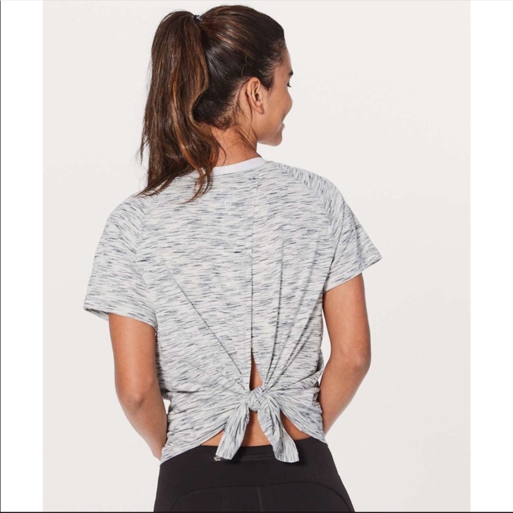 Lululemon Tiger Space Dye Black White Back In Action SS Size 8 Short Sleeve Tee